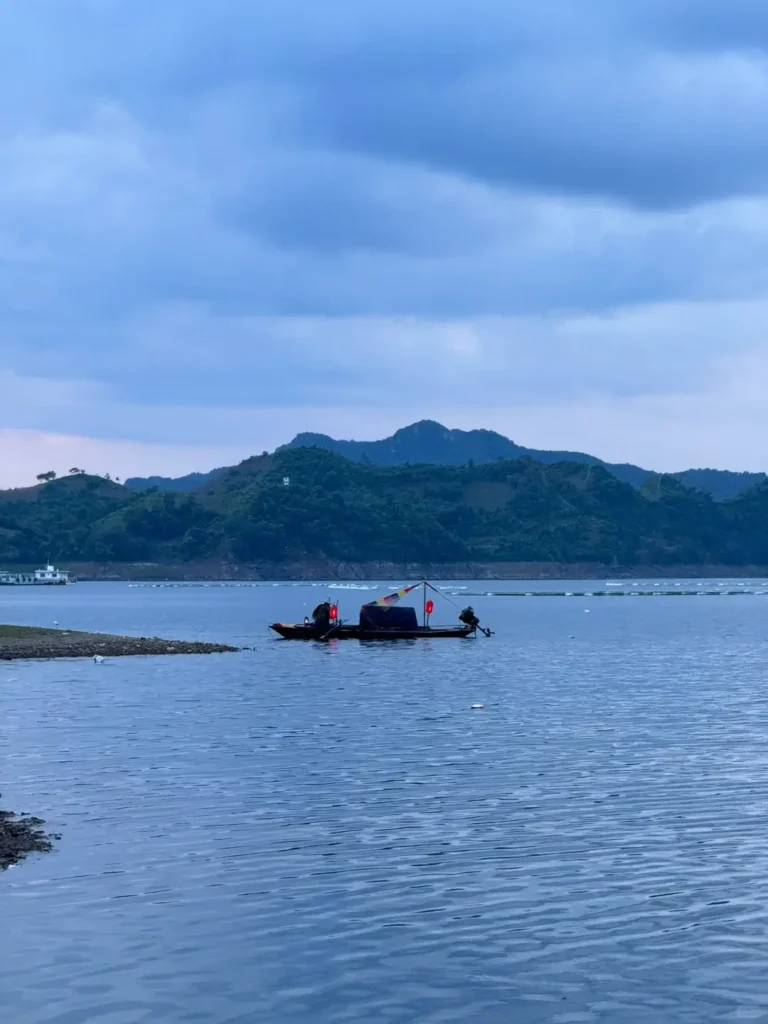 Dandong travel guide
Things to do in Dandong
Dandong attractions
Dandong itinerary
Yalu River
Tiger Mountain Great Wall
North Korea border