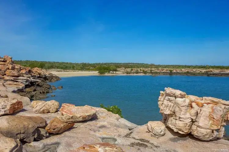A breathtaking view of the northern frontier, providing inspiration for your ultimate Heilongjiang itinerary and Heilongjiang travel guide.
Heilongjiang travel guide
things to do in Heilongjiang
Heilongjiang itinerary
Harbin Ice and Snow World
Wudalianchi geopark
Sino-Russian border
Mohe Arctic Village
Zhalong Nature Reserve