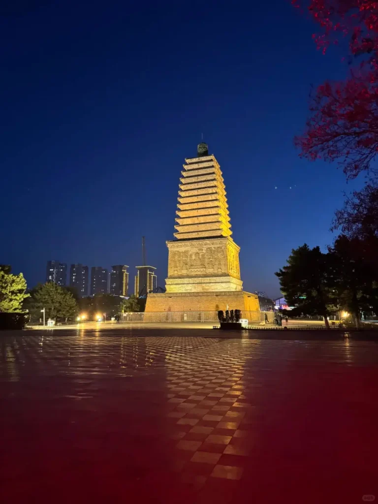 Visiting the North Pagoda is one of the top things to do in Chaoyang outlined in this Chaoyang travel guide.
Chaoyang travel guide
Things to do in Chaoyang
Chaoyang attractions
Chaoyang itinerary
Chaoyang fossils
Niuheliang
Jehol Biota