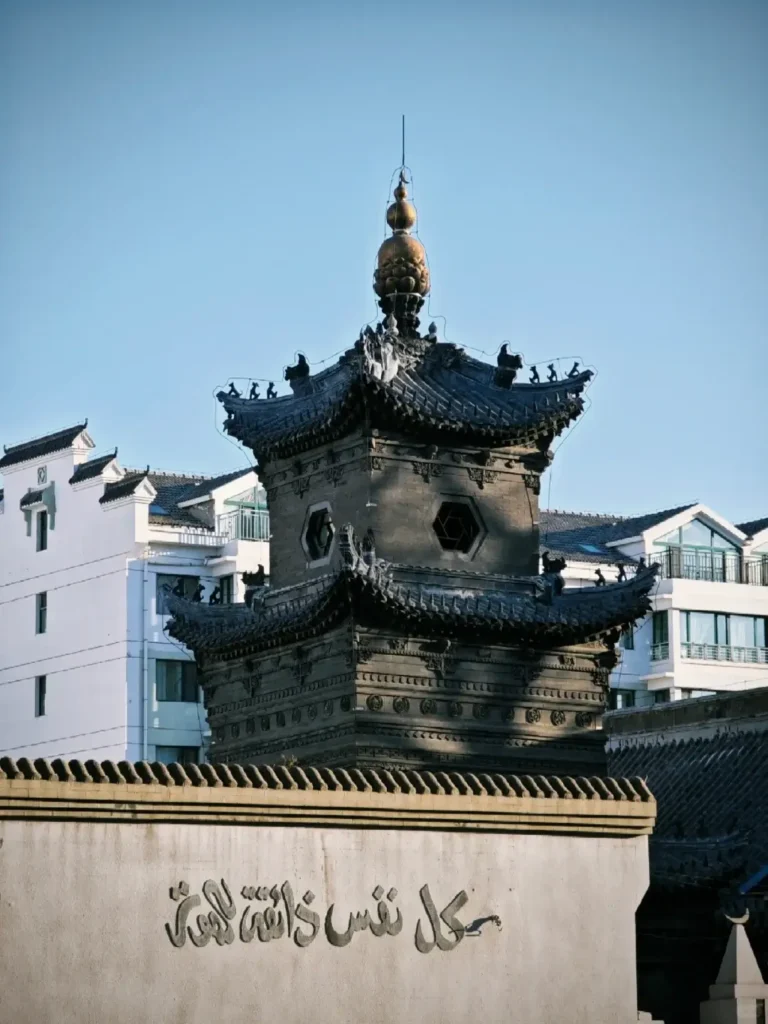 The historical Bukui Mosque standing elegantly in the city center, a premier cultural destination included in our Qiqihar travel guide.
Qiqihar travel guide
Things to do in Qiqihar
Qiqihar itinerary
Zhalong Nature Reserve
Bukui Mosque
Longsha Park