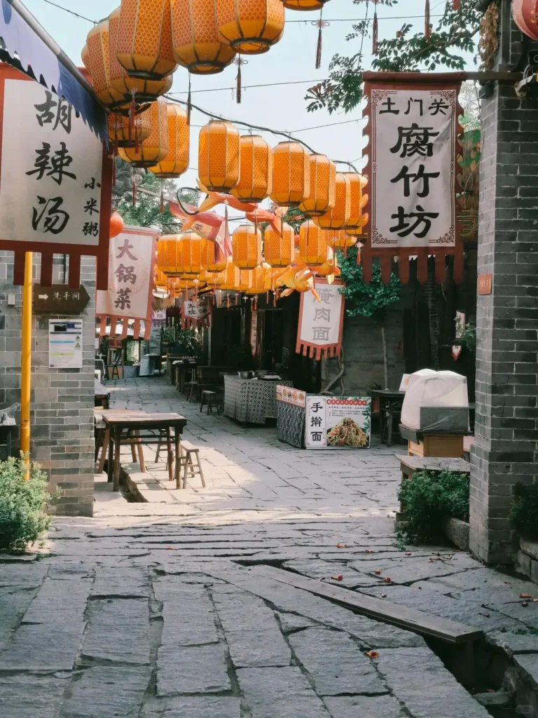Shijiazhuang travel guide
Things to do in Shijiazhuang
Shijiazhuang attractions
Shjiazhuang itinerary
Zhengding Ancient City
Cangyan Mountain
