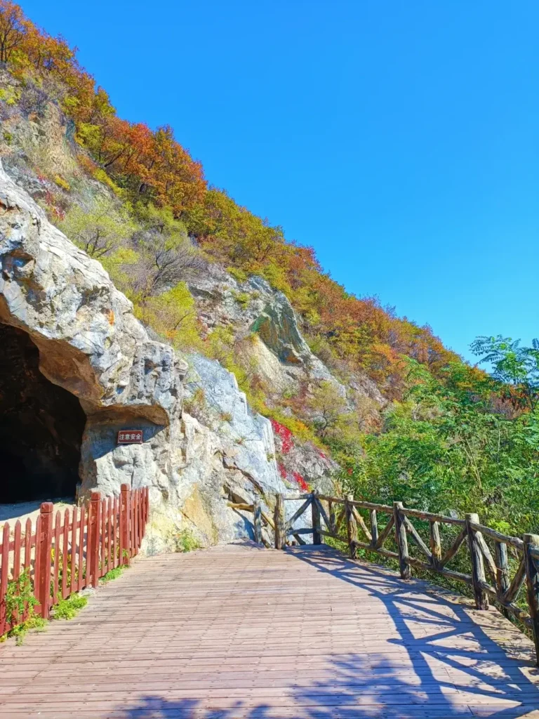 Benxi travel guide
Things to do in Benxi
Benxi attractions
Benxi itinerary
Benxi Water Caves
Guanmenshan
Maple leaves