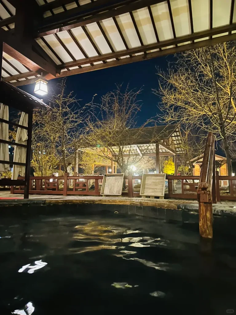 Relaxing in the steaming Lindian hot springs during a harsh winter, the absolute best leisure experience in your Daqing travel guide.
Daqing travel guide
Things to do in Daqing
Daqing itinerary
Iron Man Memorial
Lindian Hot Springs
Daqing Wetlands