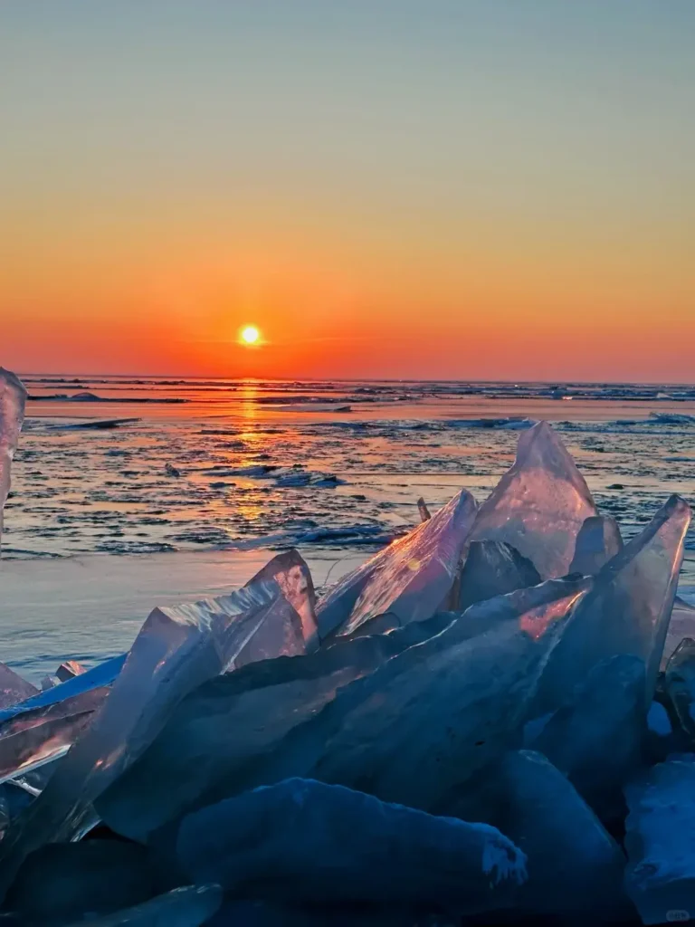 Witness a live winter fishing spectacle, a top recommendation in our Songyuan travel guide.
Songyuan travel guide
Things to do in Songyuan
Songyuan attractions
Songyuan itinerary
Chagan Lake
Winter Fishing
Qianguo Grassland
Longhua Temple