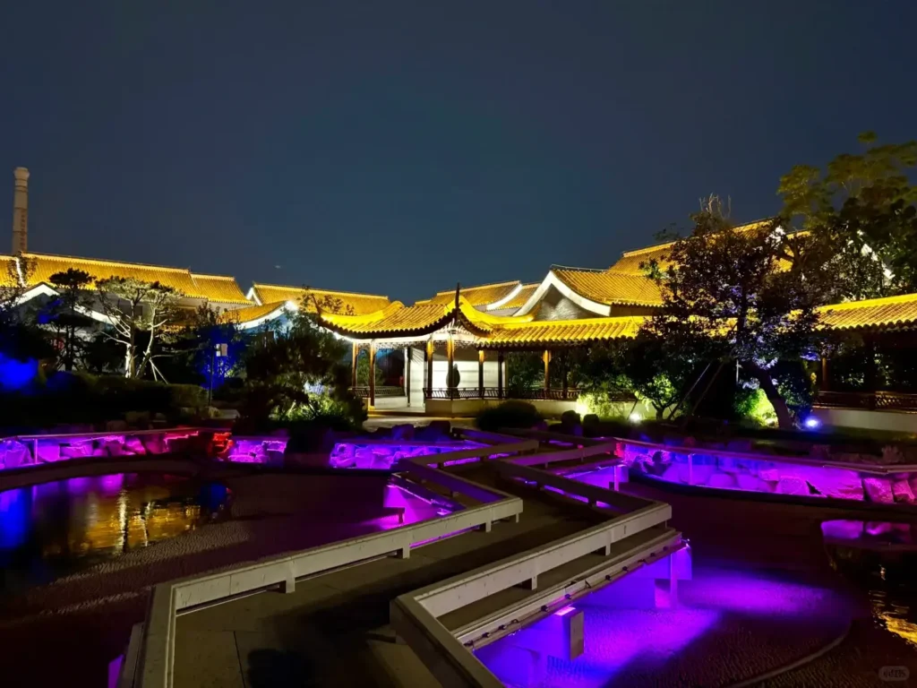 Cruising the Grand Canal to discover the top Cangzhou attractions.
Cangzhou travel guide
Things to do in Cangzhou
Cangzhou attractions
Cangzhou itinerary
Grand Canal
Wuqiao Acrobatics
Iron Lion