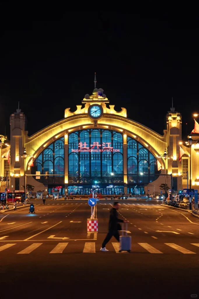 Mudanjiang travel guide
Things to do in Mudanjiang
Mudanjiang itinerary
Jingpo Lake
China Snow Town
Siberian Tiger Park
