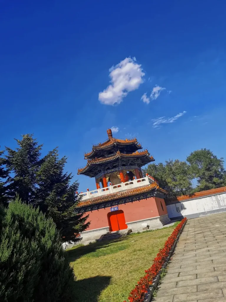 Admiring the Jade Buddha is a key part of any Anshan itinerary and a highlight in this expert Anshan travel guide.
Anshan travel guide
Things to do in Anshan
Anshan attractions
Anshan itinerary
Qianshan National Park
Jade Buddha Palace
Tanggangzi