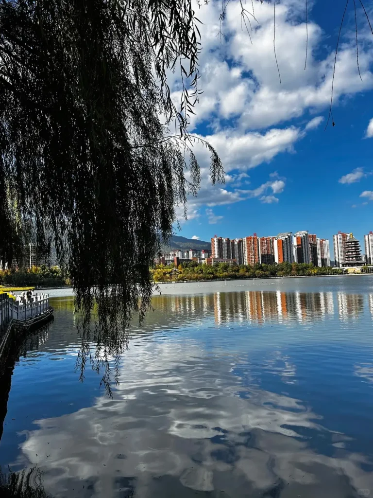 Fuxin travel guide
Things to do in Fuxin
Fuxin attractions
Fuxin itinerary
Fuxin Agate
Haitang Mountain
Ruiying Temple