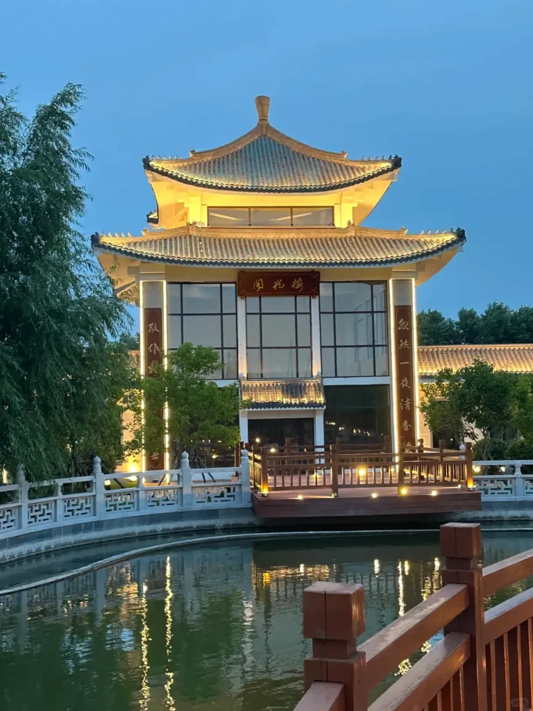 Baicheng travel guide
Things to do in Baicheng
Baicheng attractions
Baicheng itinerary
Momoge National Nature Reserve
Xianghai
Siberian Cranes
Chengsijiazi Ancient City