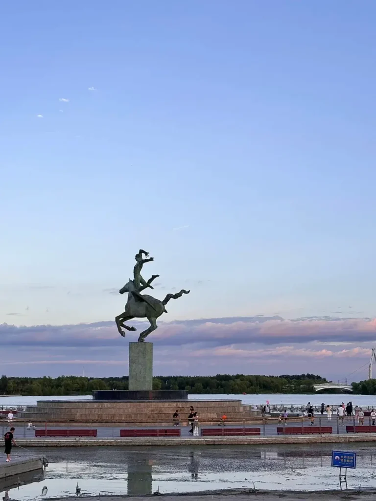 Baicheng travel guide
Things to do in Baicheng
Baicheng attractions
Baicheng itinerary
Momoge National Nature Reserve
Xianghai
Siberian Cranes
Chengsijiazi Ancient City