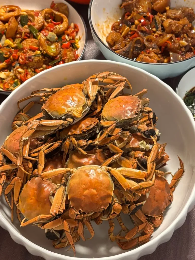 Eating river crabs is a core feature of this comprehensive Panjin travel guide.