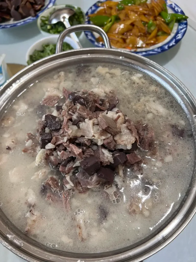 Trying the local mutton soup is a core feature of this comprehensive Benxi travel guide.
Benxi travel guide
Things to do in Benxi
Benxi attractions
Benxi itinerary
Benxi Water Caves
Guanmenshan
Maple leaves