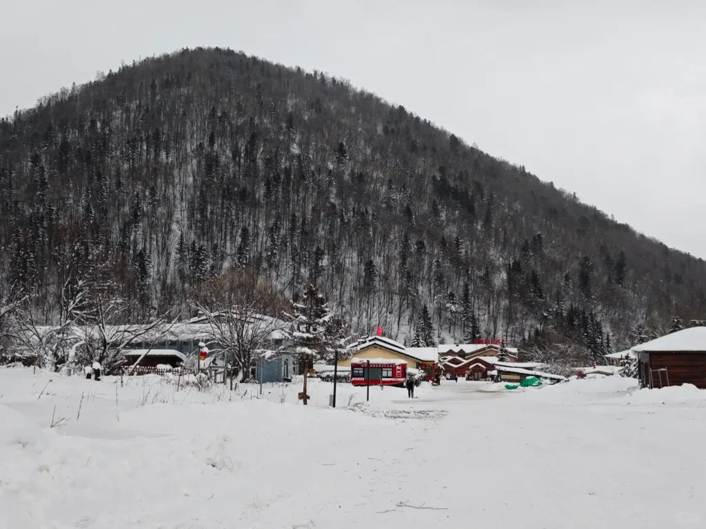 Mudanjiang travel guide
Things to do in Mudanjiang
Mudanjiang itinerary
Jingpo Lake
China Snow Town
Siberian Tiger Park