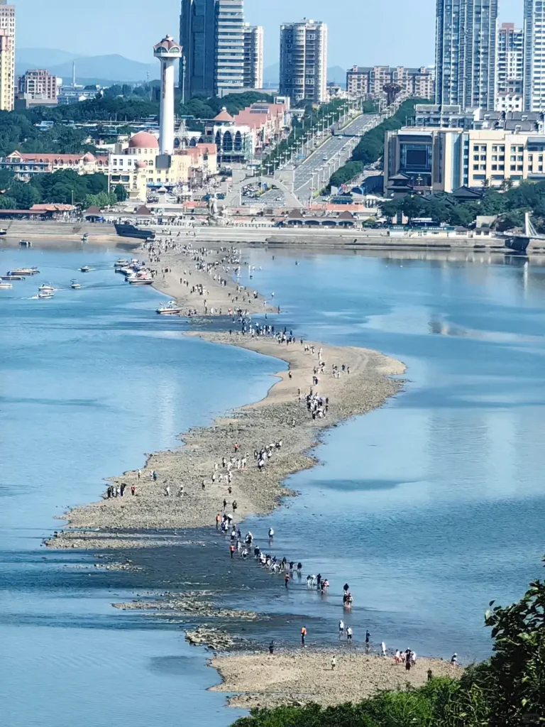 Liaoning travel guide
Things to do in Liaoning
Liaoning attractions
Liaoning itinerary
Shenyang Imperial Palace
Panjin Red Beach
Bijia Mountain (Penholder Mountain)