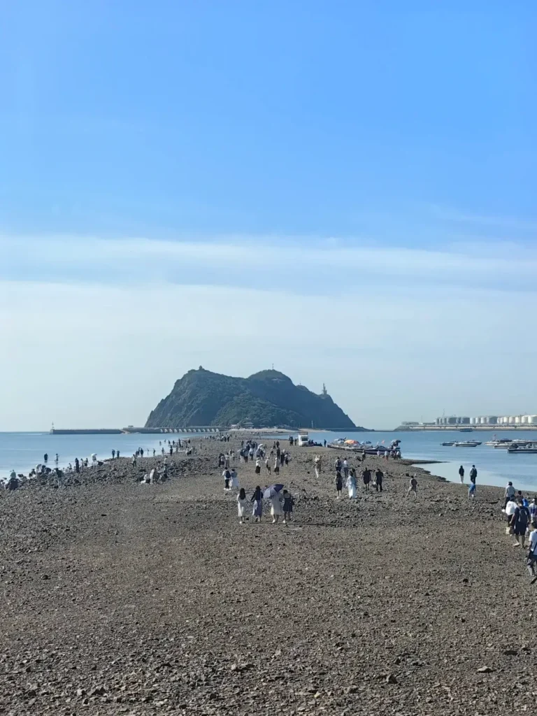 Liaoning travel guide
Things to do in Liaoning
Liaoning attractions
Liaoning itinerary
Shenyang Imperial Palace
Panjin Red Beach
Bijia Mountain (Penholder Mountain)