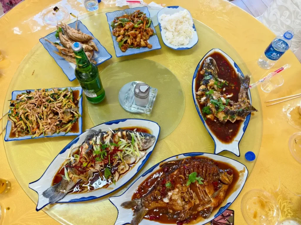Jingpo Lake Fish Banquet (Quan Yu Yan)