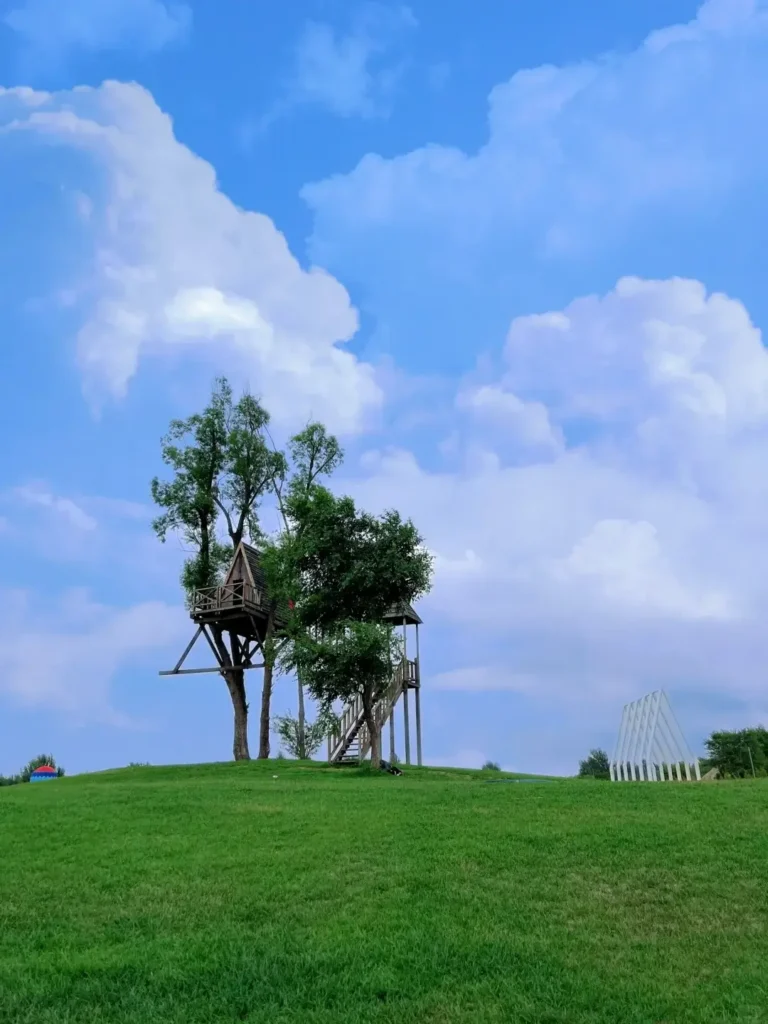 Fuxin travel guide
Things to do in Fuxin
Fuxin attractions
Fuxin itinerary
Fuxin Agate
Haitang Mountain
Ruiying Temple