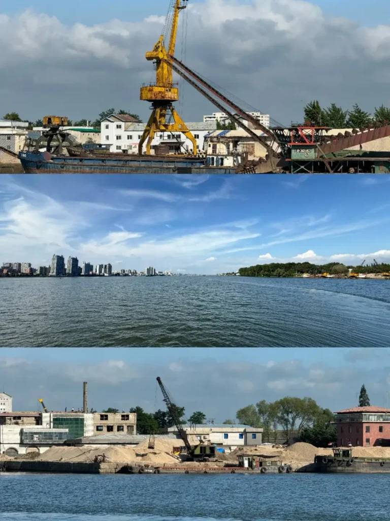 Visiting the Yalu River Broken Bridge is one of the top things to do in Dandong outlined in this Dandong travel guide.
Dandong travel guide
Things to do in Dandong
Dandong attractions
Dandong itinerary
Yalu River
Tiger Mountain Great Wall
North Korea border