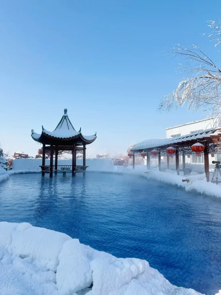 Relaxing in the steaming Lindian hot springs during a harsh winter, the absolute best leisure experience in your Daqing travel guide.
Daqing travel guide
Things to do in Daqing
Daqing itinerary
Iron Man Memorial
Lindian Hot Springs
Daqing Wetlands