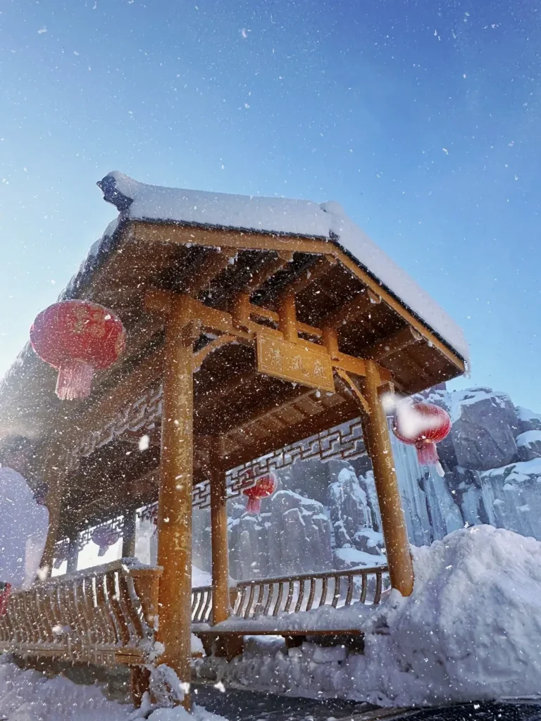 Relaxing in the steaming Lindian hot springs during a harsh winter, the absolute best leisure experience in your Daqing travel guide.
Daqing travel guide
Things to do in Daqing
Daqing itinerary
Iron Man Memorial
Lindian Hot Springs
Daqing Wetlands