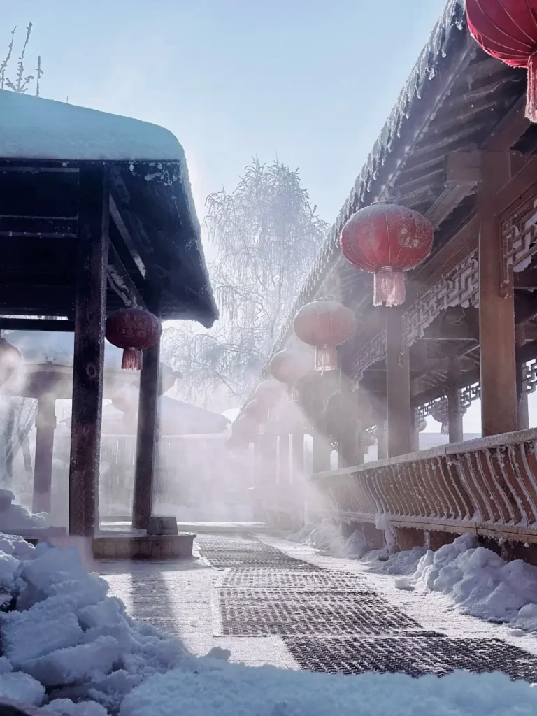 Relaxing in the steaming Lindian hot springs during a harsh winter, the absolute best leisure experience in your Daqing travel guide.
Daqing travel guide
Things to do in Daqing
Daqing itinerary
Iron Man Memorial
Lindian Hot Springs
Daqing Wetlands