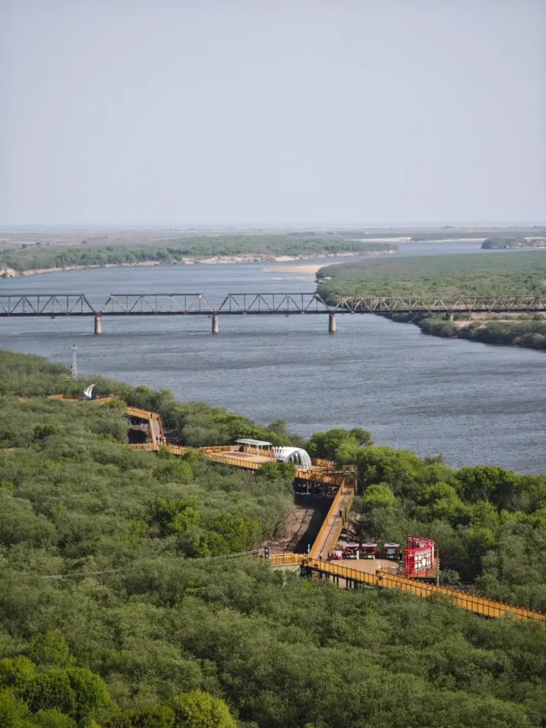 Yanbian travel guide
things to do in Yanbian
Yanbian itinerary
Yanji travel
North Korea border tour China
Korean-Chinese cuisine
Dragon Tiger Tower