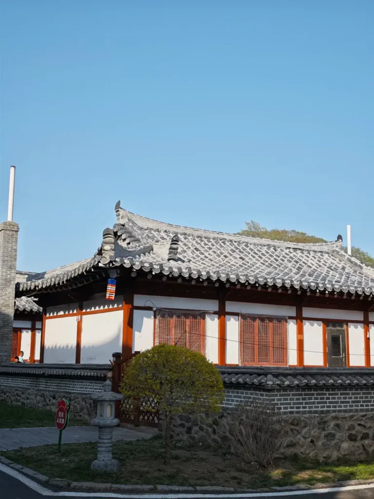 Yanbian travel guide
things to do in Yanbian
Yanbian itinerary
Yanji travel
North Korea border tour China
Korean-Chinese cuisine
Dragon Tiger Tower